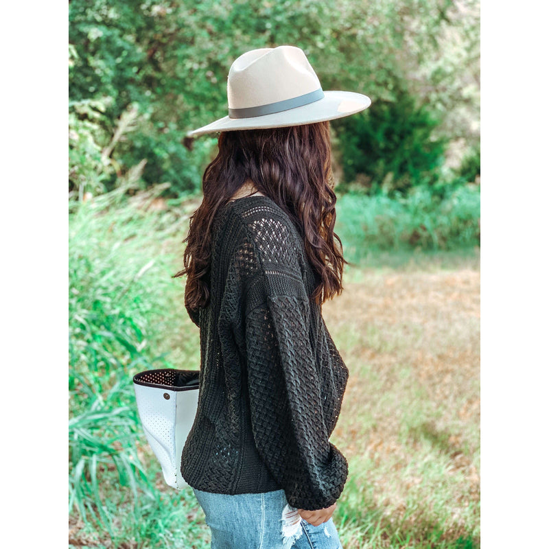 Oversized Sweater:The Rustic Buffalo Boutique